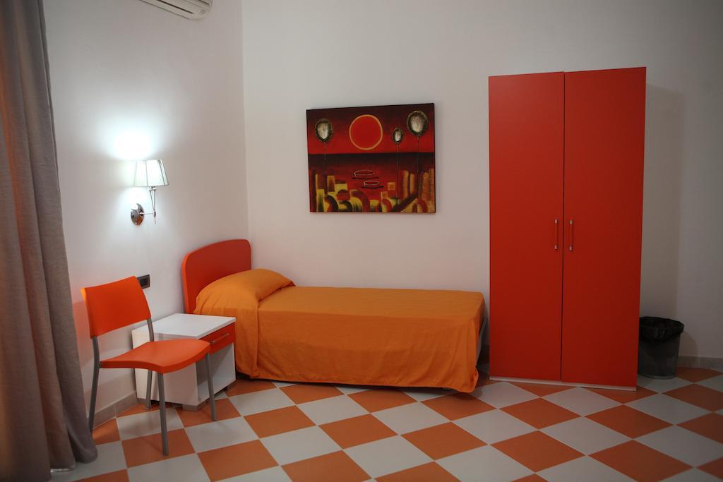 Mediterraneo Mare E Sole Marina di Palma Bilik gambar