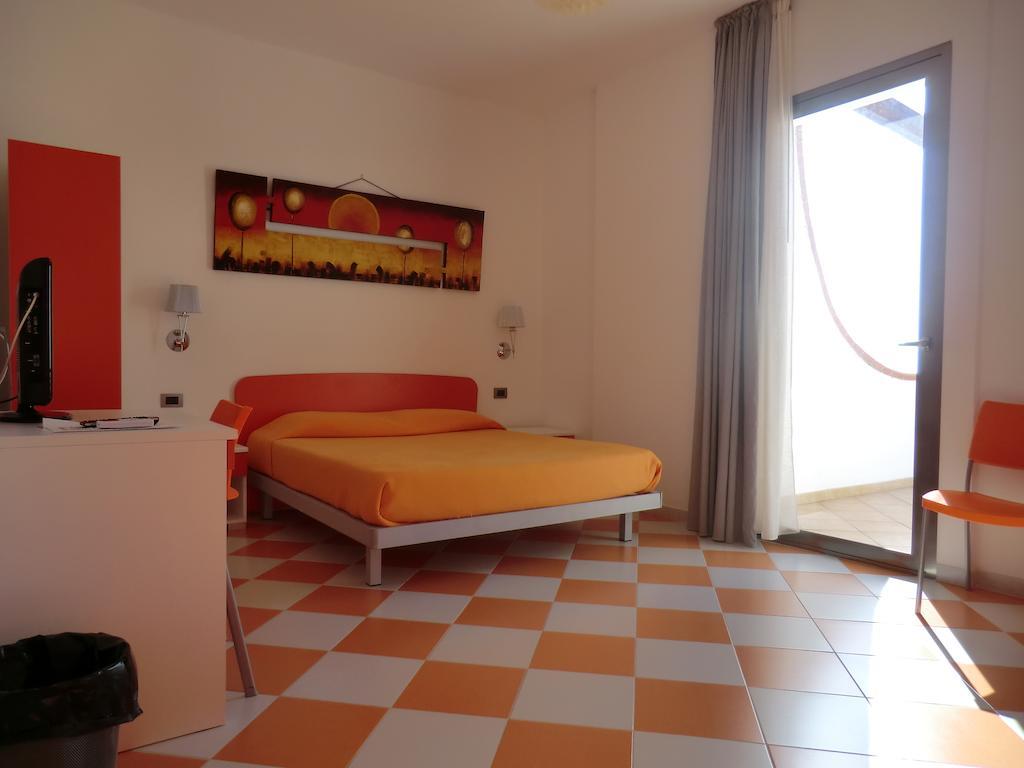 Mediterraneo Mare E Sole Marina di Palma Bilik gambar